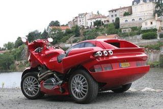 Illustration for article titled Medical Technician Builds Amazing Laverda Sidecar